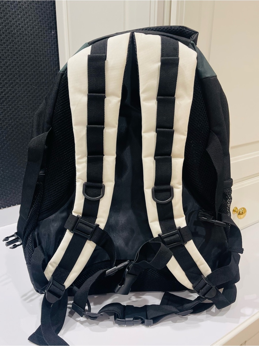 NEW! Safari Backpack W/tons of storage NWOT - Picture 6 of 10